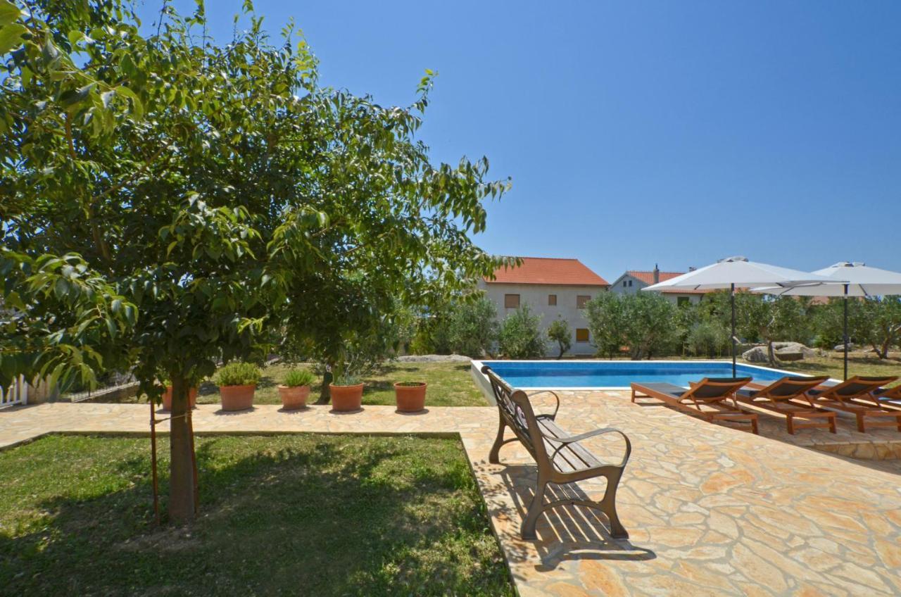 Holiday Home Nevera Kaštela Exteriör bild